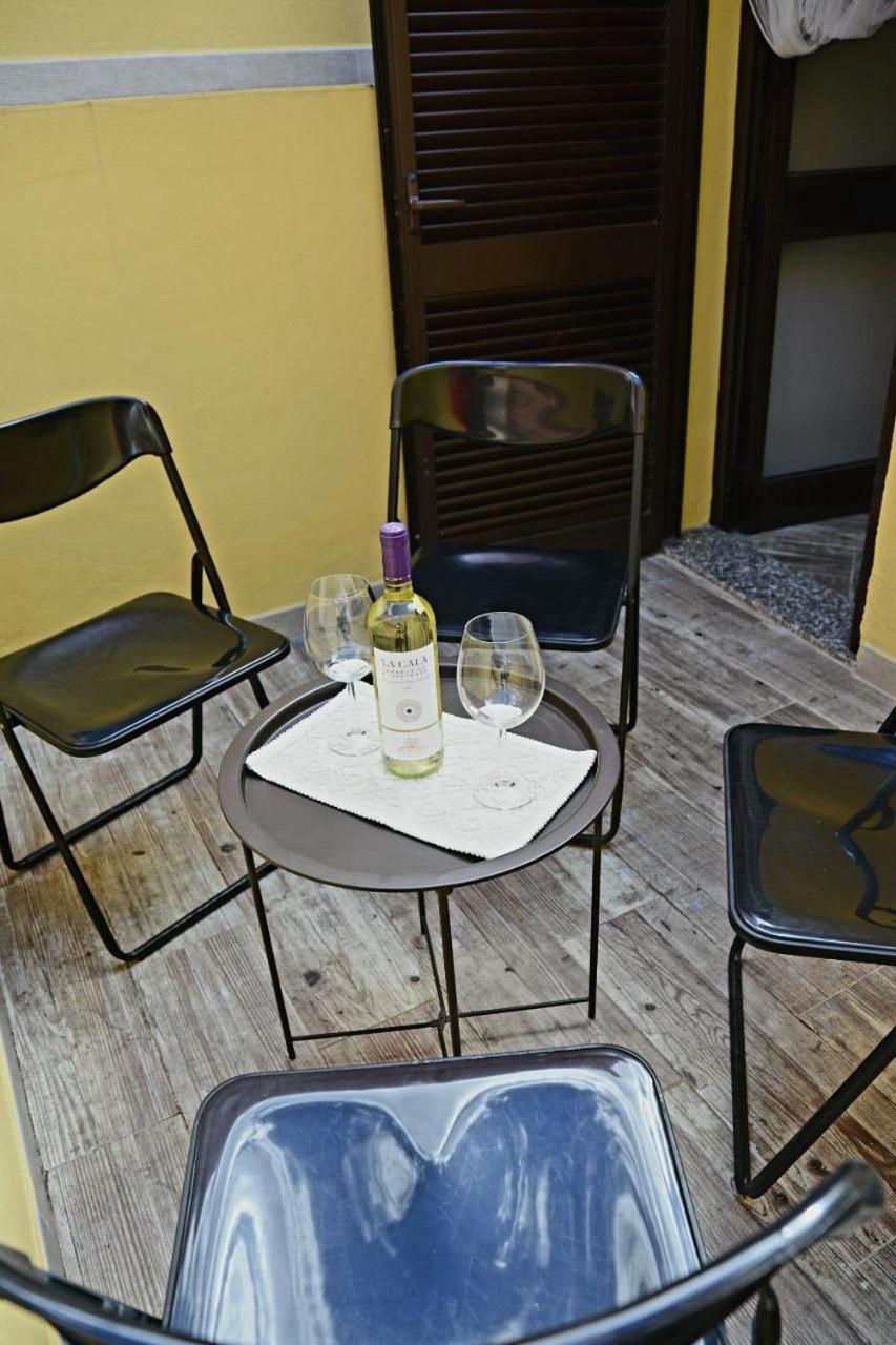 Appartamenti Da Ewa Sassari I Exteriör bild